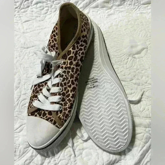 Sole Mate Women leopard Print‎ Shoe Size 8/9 - Picture 4 of 4